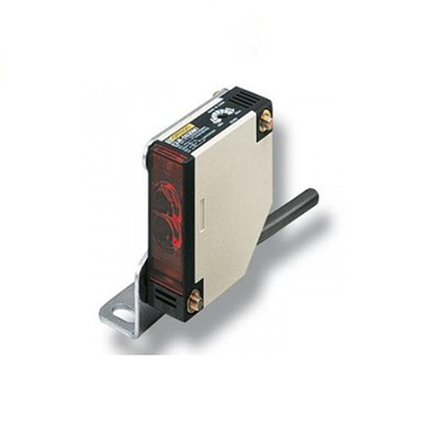 Cảm biến quang phản xạ khuếch tán E3JK-DP11 2.5m PNP Omron